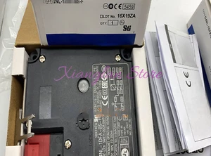 NeuNeu Elektromagnetischer Sicherheitstürschlossschalter D4NL-2BFG-BS 1 Stück - Bild 1 von 1