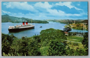 Steam Liner Passing Through Panama Canal Postcard - Picture 1 of 2