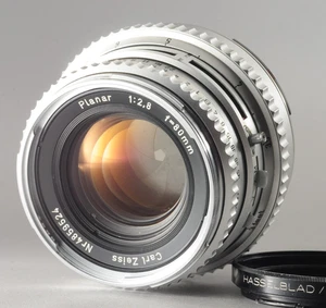 Mint Hasselblad Carl Zeiss Planar C 80mm F/2.8 Silver Lens From Japan #4077 - Picture 1 of 15