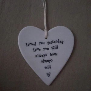East of India Porcelain Hanging Round Heart Keepsake with Sentiment - Free P&P - Picture 1 of 1