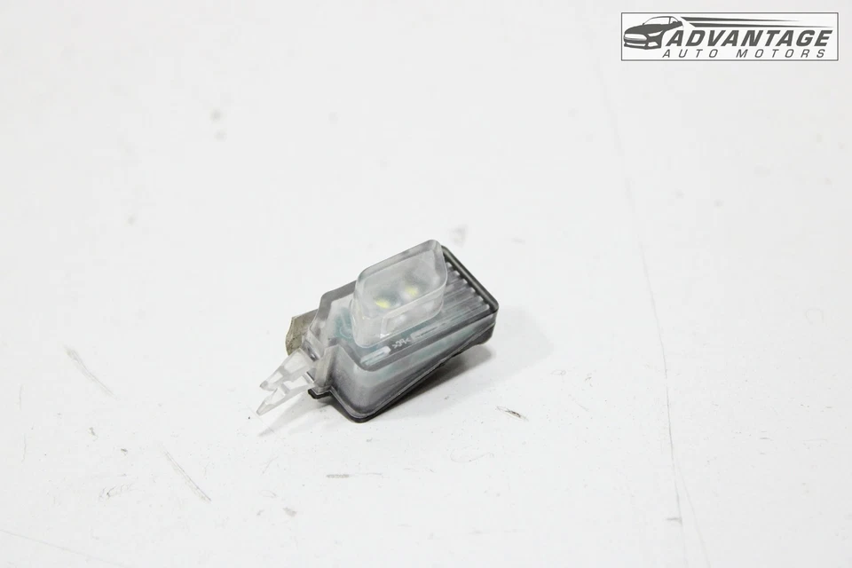 AUDI Q5 QUATTRO 2018-2025 PUERTA TRASERA DERECHA LUZ CORTESÍA LÁMPARA OEM Foto 1 de 4