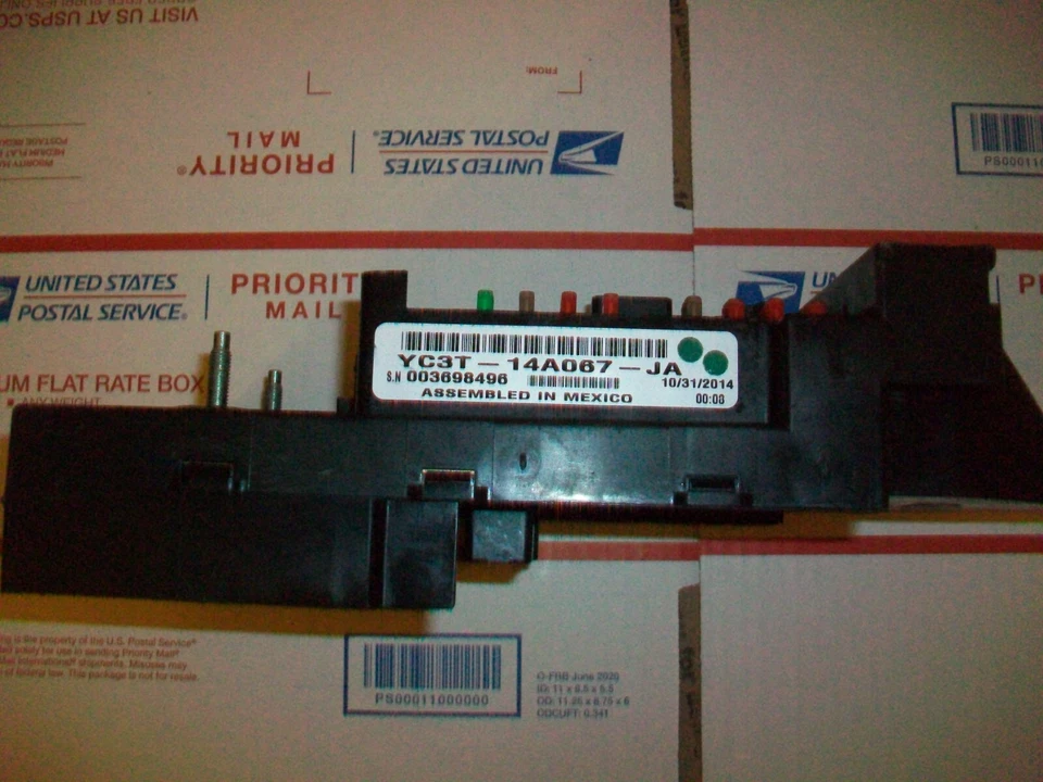 YC3T-14A067-JA 2000 2001 2002 2003 FORD F250 F350 CAJA DE FUSIBLES SUPER DUTY Foto 1 de 4