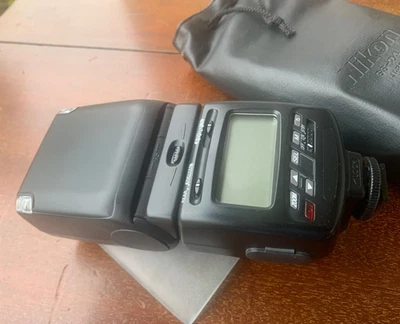 NIKON  Blitzgerät "SB-26" inkl. NIKON Weichtasche "SS-24" gebaut von 1994 - 1997 - Image 1 of 4