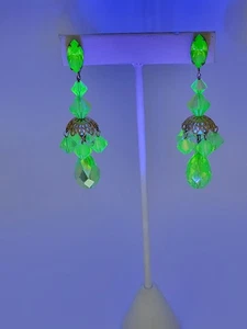 Vintage Uranium Glass Chandelier Clip Earrings Signed Lew Segal Beautiful Glow - Picture 1 of 13