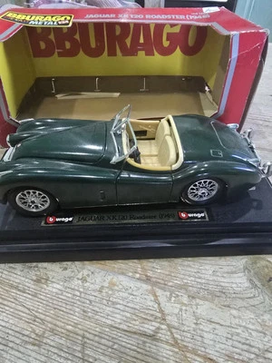 Burago 1:24 Jaguar XK 120 Roadster 1948 - Immagine 1 di 4