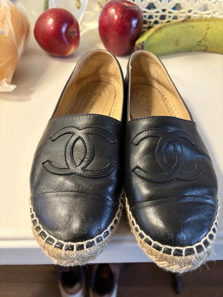 Chanel 18A Azul Marino Oscuro Piel de Cordero Cuero Logo CC Alpargata Ballet Plana 35 Foto 1 de 4