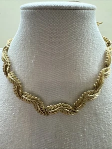Vintage Trifari goldfarbene Blatt Design Halskette 1960er Jahre verstellbar 13-16" - Bild 1 von 4
