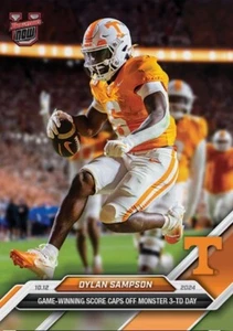 2024-25 BOWMAN U NOW CARD TENNESSEE VOLONTARI DYLAN SAMPSON #39 20 RUSHING TD - Foto 1 di 1