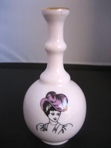 Jarrón miniatura vintage rosa dama porcelana LE TREFLE Limoges Francia F. 82 RARO - Imagen 1 de 5