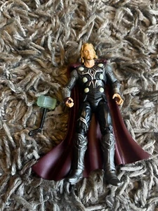 Marvel THOR THE MIGHTY AVENGER 4" Actionfigur Nr. 19 COSMIC ARMOR THOR - Bild 1 von 2