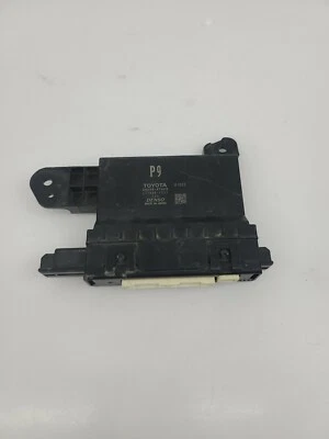 2016-2019 Toyota Prius Air Conditioner Amplifier Unit Control Module 88650-47600 - Image 1 of 4