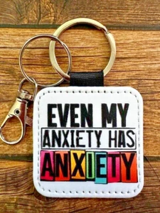 Quadratischer Schlüsselanhänger Rucksackanhänger PU-Leder auch meine Angst hat Angst Zwangsstörungen RTS - Bild 1 von 1