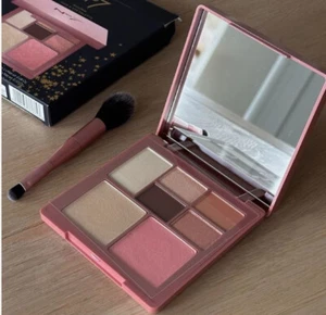 No 7 Face & Eye Palette Dusty Rose Eyeshadows Highlighter Blusher + Brush BNIB - Picture 1 of 6