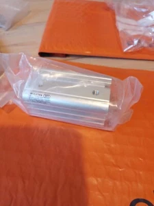 AVENTICS / BOSCH / REXROTH COMPACT CYLINDER R422001053 NEW STOCK - Picture 1 of 5