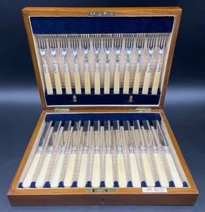 Servizio posate dessert per 12 Walker & Hall Sheffield argentato maniglie avorio - Foto 1 di 10