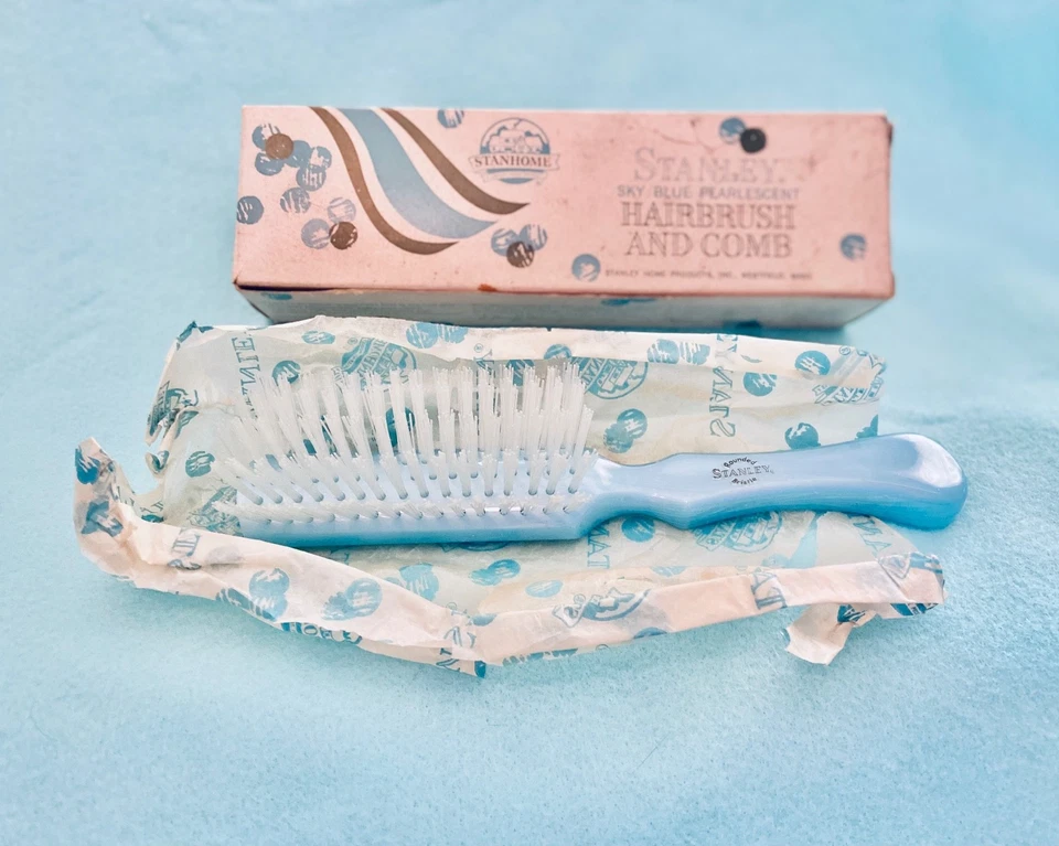 NUEVO Cepillo de pelo nacarado azul cielo vintage STANLEY cerdas de nailon Nuevo de Lote Antiguo Foto 1 de 4