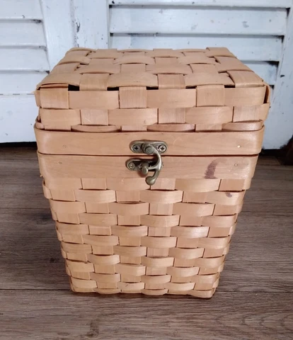 TASKETS Renaissance Lidded Cannister Flour Basket Latch Natural Cover