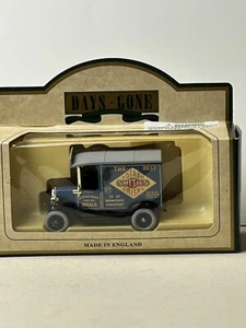 Lledo Days Gone 1920 Ford Model T Truck, Smith's Crisps with Box - Picture 1 of 11