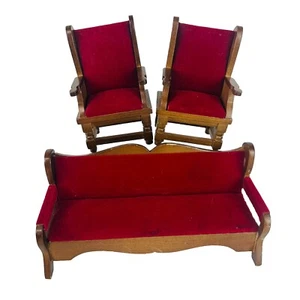 Vintage Miniatur Puppenhaus Holz Ohrenset Wohnzimmer Garnitur Sofa Stühle rot Samt - Bild 1 von 10