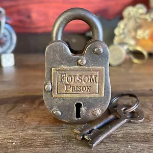 Folsom Gefängnis Gusseisen Schloss mit 2 Schlüsseln funktioniert einwandfrei - kostenloser Versand! Vorhängeschloss - Bild 1 von 5