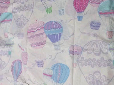 Globos de aire Pottery Barn Kids 100 % algodón rosa y azul en sábana plana doble blanca Foto 1 de 4