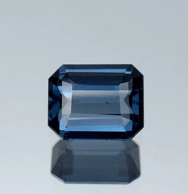0.87Cts GENUINE EMERALD CUT NATURAL BLUE SPINEL LOOSE GEMSTONE - Image 1 of 3