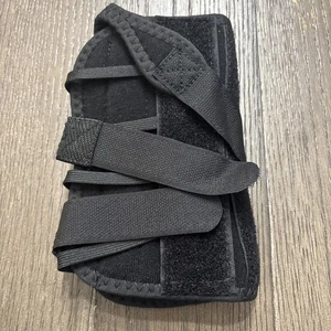 Férula/brazalete brazo derecho. Tamaño universal, correas ajustables - Imagen 1 de 8