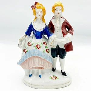 Estatuilla vintage de pareja victoriana ocupada de Japón con detalles dorados - Imagen 1 de 6