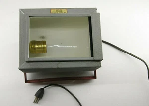 Luz de estudio Burke & James Inc - De colección - Solo para piezas - Usada - P16H - Imagen 1 de 4