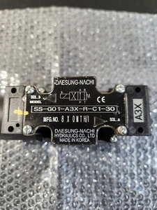 VÁLVULA DIRECCIONAL OPERADA POR SOLENOIDE DAESUNG-NACHI SS-G01-A3X-R-C1-30 BUEN USADA - Imagen 1 de 8