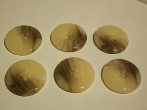 NEW 1" 28mm BEIGE BROWN HORN ROUND BEVELLED SQUARE COAT JACKET BUTTONS 4 HOLES - Picture 1 of 4