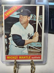 1966 TOPPS #50 MICKEY MANTLE YANKEES HOF - Picture 1 of 2
