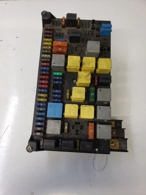 Fuse Box Engine 163 Type ML500 Fits 98-05 MERCEDES ML-CLASS 681945 - Image 1 of 4