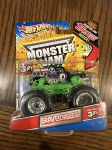 Hot Wheels Monster Jam GREEN GRAVE DIGGER 30th Anniversary W/ TOPPS 1/64 RARE!! - Picture 1 of 2