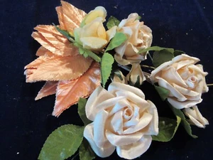 Vtg Millinery Flower Collection Peachy Apricot Yellow Satin 1-2" Rosebuds H5263 - Picture 1 of 8