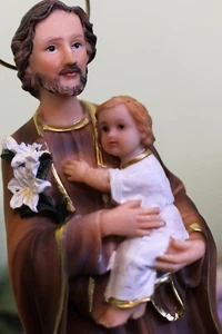 St. Joseph and Child Jesus 8 inch Statue Resin Wood Base - Picture 1 of 3