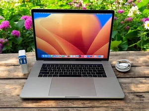 Apple Macbook Pro 15" 2017 - i7 2.8GHZ 16GB 512GB SSD - MacOS Ventura - Touchbar - Bild 1 von 10