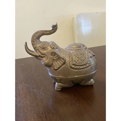 Antiguo martillo indio rojo cobre plata plato elefantes arte estatuilla caja baratija Foto 1 de 4