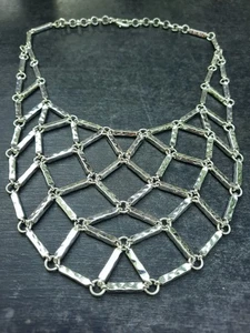 Premier Designs Hammered Look Links Silver Tone Bib Necklace - Picture 1 of 4