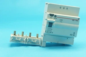 GE 607680 DOCA463/030 residual current circuit breaker 4-poles 63A 30mA - Picture 1 of 5