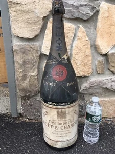 RARE HUGE 1943 MOET CHANDON CHAMPAGNE DISPLAY BOTTLE GLASS ADVERTISING CENTENARY - Picture 1 of 12