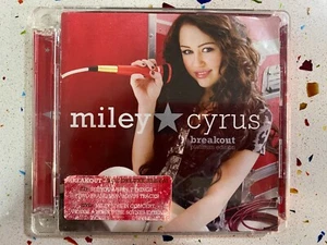MILEY CYRUS CD + DVD BREAKOUT PLATINUM EDITION - DVD INCLUYE VIDEOS CONCIERTO - Imagen 1 de 3