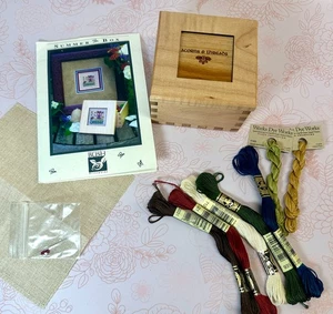 Shepherd's Bush CAJA DE VERANO Kit Punto de Cruz con CAJA, Lino, Hilo y Botones - Imagen 1 de 7