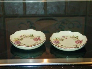 Juego de 2 platos baratijas de porcelana pintados a mano en oro firmado de colección Zsolnay Hungría - Imagen 1 de 4