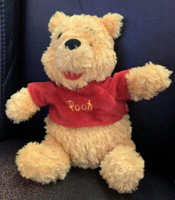 "Suéter clásico rojo con etiqueta de 10"" de felpa Winnie The Pooh Bean de los parques de Disney" Foto 1 de 4