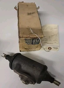 3772241 GM Wheel Cylinder - Picture 1 of 6