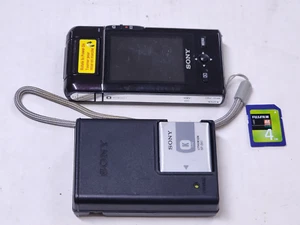 SONY BLOGGIE MHS-PM5 HD SELF RECORDING PLUM W/BATTERY, CHARGER , 4GB SD CARD B21 - Picture 1 of 8