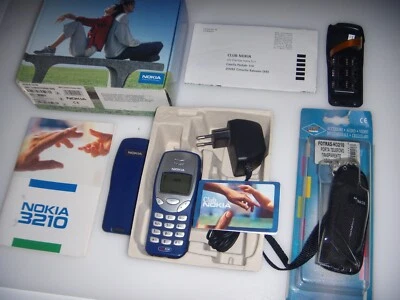 NOKIA 3210 BLUE CLASSIC 1999 GSM ESEMPLARE ORIGINALE UNICO + SCATOLA ACCESSORI - Immagine 1 di 4