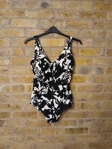John Lewis JFW Classic Black & White Size 20 Swimsuit with Padded Bra Cups - Picture 1 of 12