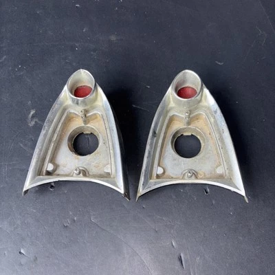 老式 FoCoMo 1956 福特 Thunderbird(两个)镀铬备用灯外壳 — 第 1/4 张图片